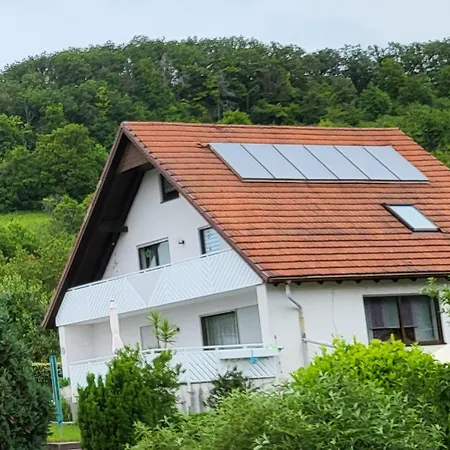 Meisenglueck - Ihr Grosses Und Komfortables In 97633 Sulzfeld-leinach