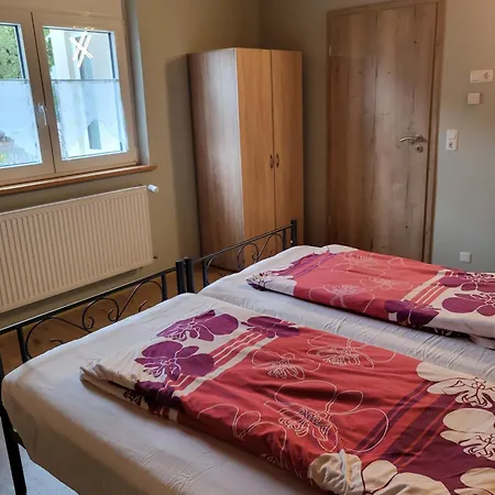 Meisenglueck - Ihr Grosses Und Komfortables In 97633 Sulzfeld-leinach *